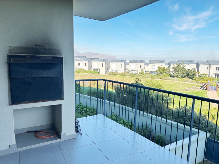 2 Bedroom Property for Sale in Somerset Lakes Western Cape